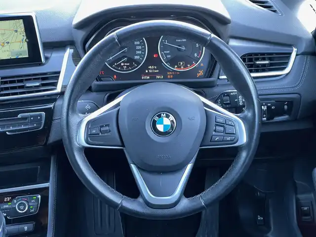 ＢＭＷ ２１８ｄ グランツアラー ラグジュアリー 山梨県 2015(平27)年 5.2万km 赤 純正メモリナビ/・DVD/CD/FM/AM/Bluetooth/バックカメラ/クルーズコントロール/革巻きステアリング/ステアリングリモコン/シートヒーター（D席+N席）/パワーシート（D席+N席）/黒色レザーシート/前後コーナーセンサー/LEDヘッドライト/オートライト/オートエアコン/スマートキー/プッシュスタート/12V電源/純正17インチアルミホイール/取扱説明書/保証書