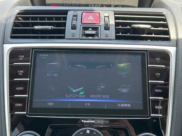 スバル レヴォーグ 1．6GT－S アイサイト 熊本県 2015(平27)年 7.2万km クリスタルホワイトP アドバンスドセーフティパッケージ/アイサイト/社外19インチAW/社外フルエアロ（ROWEN）/プッシュスタート/パナソニック製ナビ/（CD・DVD・フルセグTV・BTオーディオ・SD）/バックカメラ/ETC/レーダークルーズ/パドルシフト/前席パワーシート/LEDヘッドライト/オートライト/フォグライト/横滑り防止装置/ウィンカーミラー/純正フロアマット/ドアバイザー