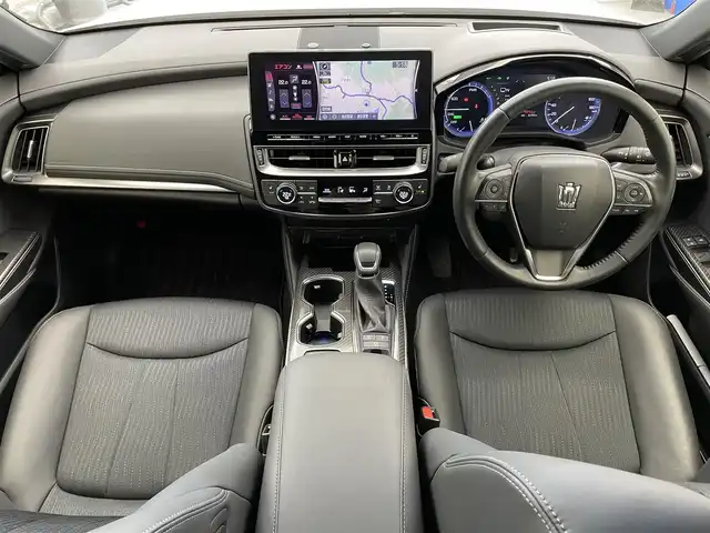 トヨタ クラウン ハイブリッド RS 滋賀県 2021(令3)年 3.3万km プレシャスホワイトパール 禁煙車/トヨタセーフティセンス/純正12.3インチSDナビ/フルセグ/全方位カメラ/革巻ステアリング/ハーフレザー/パワーシート/シートヒーター/前後ソナー/前後ドラレコ/オートハイビーム/オートライト/BSM/ビルトインETC/スマートキー/プッシュスタート
