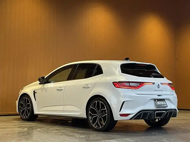 ルノー メガーヌ ルノー スポール 愛知県 2019(平31)年 5万km BLANC NACRE AppleCarPlay /バックカメラ/brembo /前席シートヒーター /パドルシフト /クルコン/レーンキープアシスト/ブラインドスポット/パーキングアシスト /LEDヘッドライト /オートライト/アイドリングストップ /純正19インチアルミ