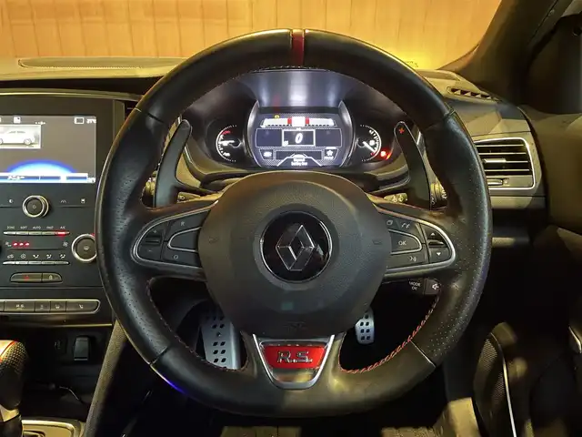 ルノー メガーヌ ルノー スポール 愛知県 2019(平31)年 5万km BLANC NACRE AppleCarPlay /バックカメラ/brembo /前席シートヒーター /パドルシフト /クルコン/レーンキープアシスト/ブラインドスポット/パーキングアシスト /LEDヘッドライト /オートライト/アイドリングストップ /純正19インチアルミ