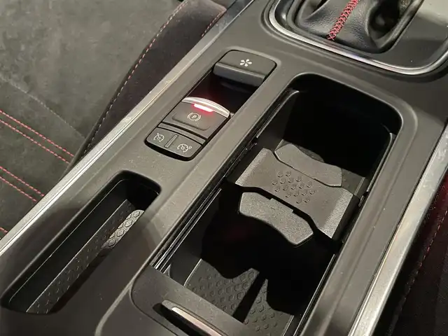 ルノー メガーヌ ルノー スポール 愛知県 2019(平31)年 5万km BLANC NACRE AppleCarPlay /バックカメラ/brembo /前席シートヒーター /パドルシフト /クルコン/レーンキープアシスト/ブラインドスポット/パーキングアシスト /LEDヘッドライト /オートライト/アイドリングストップ /純正19インチアルミ