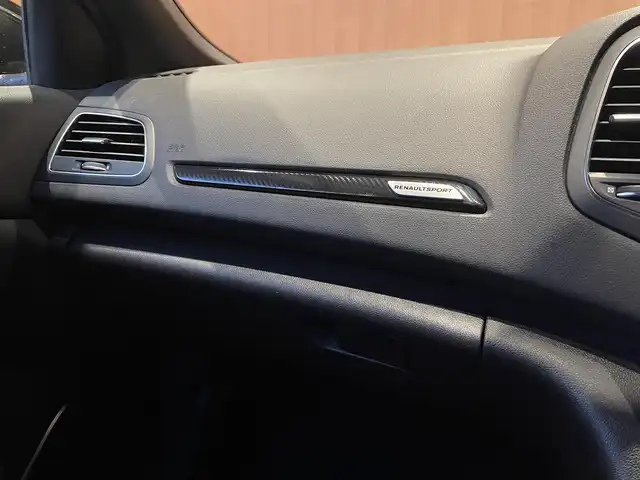 ルノー メガーヌ ルノー スポール 愛知県 2019(平31)年 5万km BLANC NACRE AppleCarPlay /バックカメラ/brembo /前席シートヒーター /パドルシフト /クルコン/レーンキープアシスト/ブラインドスポット/パーキングアシスト /LEDヘッドライト /オートライト/アイドリングストップ /純正19インチアルミ