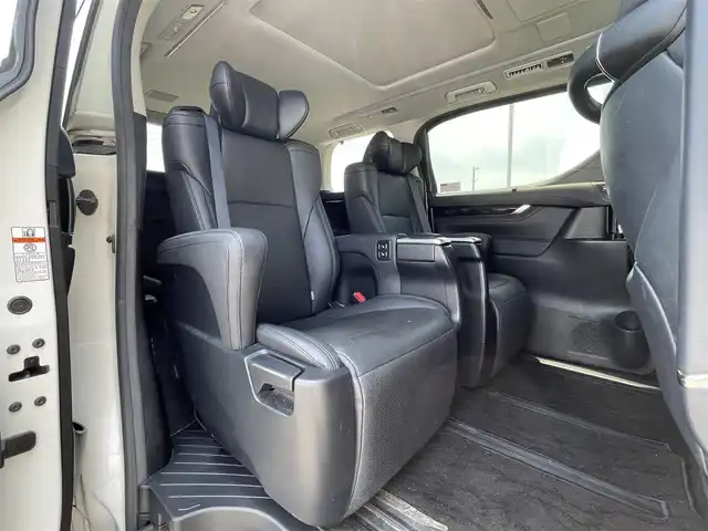 トヨタ アルファード S Cパッケージ 山口県 2019(令1)年 2万km ホワイトパールクリスタルシャイン JBLメーカーオプションナビ/フルセグTV CD DVD BD BT HDMI USB/フリップダウンモニター/全周囲カメラ/Wサンルーフ/モデリスタ エアロ/黒革シート/前席パワーシート/前席エアシート シートヒーター/三眼LEDオートヘッドライト/フォグライト/シーケンシャルウィンカー/デジタルインナーミラー/衝突被害軽減ブレーキ/レーダークルーズコントロール/レーンアシスト/オートマチックハイビーム/ブラインドスポットモニタ/両側パワースライドドア/パワーバックドア/コーナーセンサー/2.0ETC/ステアリングヒーター/ステアリングリモコン/スマートキー一体式エンジンスターター/W サイド カーテン ニー エアバッグ/禁煙車