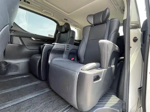 トヨタ アルファード S Cパッケージ 山口県 2019(令1)年 2万km ホワイトパールクリスタルシャイン JBLメーカーオプションナビ/フルセグTV CD DVD BD BT HDMI USB/フリップダウンモニター/全周囲カメラ/Wサンルーフ/モデリスタ エアロ/黒革シート/前席パワーシート/前席エアシート シートヒーター/三眼LEDオートヘッドライト/フォグライト/シーケンシャルウィンカー/デジタルインナーミラー/衝突被害軽減ブレーキ/レーダークルーズコントロール/レーンアシスト/オートマチックハイビーム/ブラインドスポットモニタ/両側パワースライドドア/パワーバックドア/コーナーセンサー/2.0ETC/ステアリングヒーター/ステアリングリモコン/スマートキー一体式エンジンスターター/W サイド カーテン ニー エアバッグ/禁煙車
