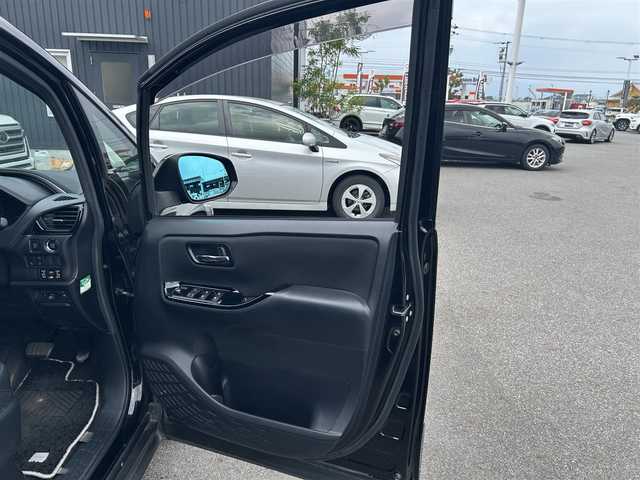 トヨタ ヴォクシー ZS 煌 滋賀県 2017(平29)年 10.2万km 黒 ワンオーナー/純正ナビ/フルセグテレビ/ETC/クルーズコントロール/ドアバイザー/両側パワースライドドア/バックカメラ/アイドリングストップ/アルミホイール16インチ/LEDフロントフォグランプ/バックドアガーニッシュ/社外16インチアルミ・スタッドレス