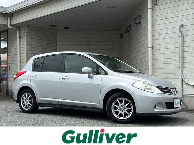 日産 ティーダ 15M SV +プラズマ 神奈川県 2012(平24)年 6.8万km ブリリアントシルバー 純正ディーラーナビ(CD/BT/ワンセグTV)/オートエアコン/Wエアバック/オートライト/純正フロアマット/ETC/保証書/取扱説明書