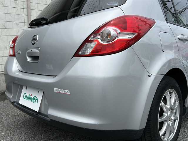 日産 ティーダ 15M SV +プラズマ 神奈川県 2012(平24)年 6.8万km ブリリアントシルバー 純正ディーラーナビ(CD/BT/ワンセグTV)/オートエアコン/Wエアバック/オートライト/純正フロアマット/ETC/保証書/取扱説明書