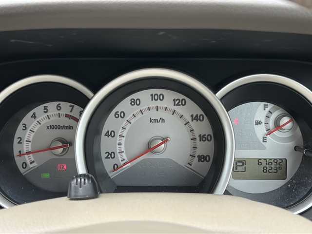 日産 ティーダ 15M SV +プラズマ 神奈川県 2012(平24)年 6.8万km ブリリアントシルバー 純正ディーラーナビ(CD/BT/ワンセグTV)/オートエアコン/Wエアバック/オートライト/純正フロアマット/ETC/保証書/取扱説明書