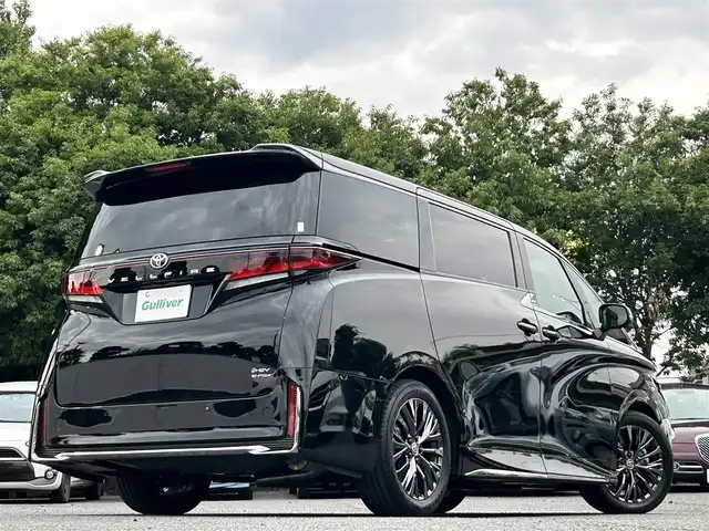 トヨタ ヴェルファイア ハイブリット Z プレミア 東京都 2024(令6)年 0.9万km ブラック ワンオーナー/デジタルインナーミラー/ユニバーサルステップ/寒冷地仕様/純正ディスプレイオーディオ/・コネクティッドナビ対応/・Bluetoothオーディオ/USBオーディオ/フルセグTV/13.2型有機EL後席ディスプレイ/プレミアムナッパ本革シート(サンセットブラウン)/左右独立ムーンルーフ/三眼LEDヘッドランプ/ブラインドスポットモニター/トヨタチームメイト/パノラミックビューモニター/デュアルパワースライドドア/パワーバックドア/取扱説明書/保証書/スペアキー1本/ディーラー点検記録簿/・6か月点検/R6.6/・12か月点検/R7.1