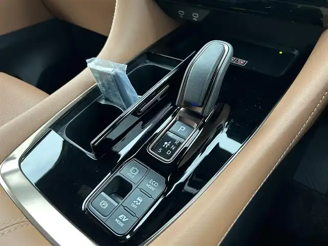 トヨタ ヴェルファイア ハイブリット Z プレミア 東京都 2024(令6)年 0.9万km ブラック ワンオーナー/デジタルインナーミラー/ユニバーサルステップ/寒冷地仕様/純正ディスプレイオーディオ/・コネクティッドナビ対応/・Bluetoothオーディオ/USBオーディオ/フルセグTV/13.2型有機EL後席ディスプレイ/プレミアムナッパ本革シート(サンセットブラウン)/左右独立ムーンルーフ/三眼LEDヘッドランプ/ブラインドスポットモニター/トヨタチームメイト/パノラミックビューモニター/デュアルパワースライドドア/パワーバックドア/取扱説明書/保証書/スペアキー1本/ディーラー点検記録簿/・6か月点検/R6.6/・12か月点検/R7.1