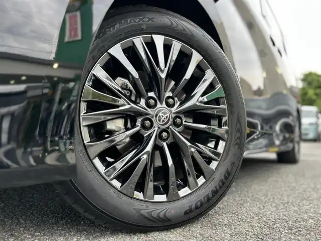 トヨタ ヴェルファイア ハイブリット Z プレミア 東京都 2024(令6)年 0.9万km ブラック ワンオーナー/デジタルインナーミラー/ユニバーサルステップ/寒冷地仕様/純正ディスプレイオーディオ/・コネクティッドナビ対応/・Bluetoothオーディオ/USBオーディオ/フルセグTV/13.2型有機EL後席ディスプレイ/プレミアムナッパ本革シート(サンセットブラウン)/左右独立ムーンルーフ/三眼LEDヘッドランプ/ブラインドスポットモニター/トヨタチームメイト/パノラミックビューモニター/デュアルパワースライドドア/パワーバックドア/取扱説明書/保証書/スペアキー1本/ディーラー点検記録簿/・6か月点検/R6.6/・12か月点検/R7.1