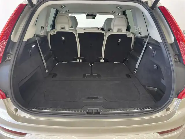 ボルボ ＸＣ９０ T5 AWD モーメンタム 岡山県 2017(平29)年 4.3万km ゴールド 純正SENSUS/360°カメラ/アップルカープレイ/アンドロイドオート/フルセグTV/Bluetooth/本革シート（ブロンド）/7シーター/ACC/自動ブレーキ/LKA/BLIS/車間警告/クロストラフィックアラート/パークアシスト/衝突回避アラート/RSI/コーナリングライト/アダプティブベンディングライト/セキュリティ/PDC/ランニングボード