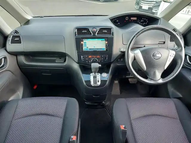 日産 セレナ ハイウェイスター Sハイブリッド 東京都 2012(平24)年 7.6万km エターナルスノーホワイト ワンオーナー/純正ナビ MC312D-W/フルセグTV/バックカメラ/ETC/プッシュスタート/アイドリングストップ/クルーズコントロール/両側パワースライドドア/パーソナルテーブル/後席ロールサンシェード/HIDヘッドライト/オートライト/16インチ純正アルミホイール