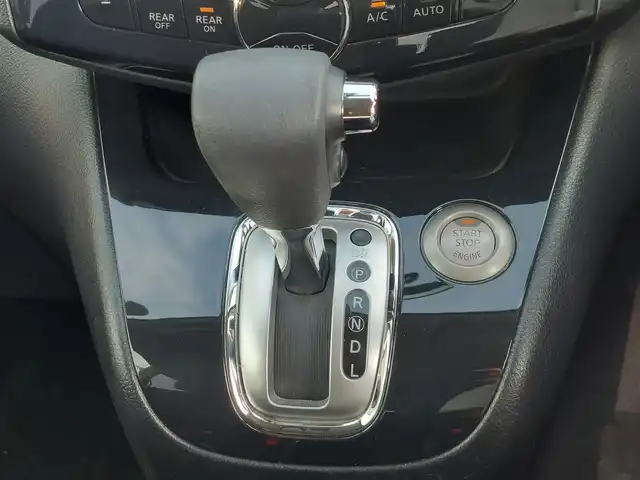 日産 セレナ ハイウェイスター Sハイブリッド 東京都 2012(平24)年 7.6万km エターナルスノーホワイト ワンオーナー/純正ナビ MC312D-W/フルセグTV/バックカメラ/ETC/プッシュスタート/アイドリングストップ/クルーズコントロール/両側パワースライドドア/パーソナルテーブル/後席ロールサンシェード/HIDヘッドライト/オートライト/16インチ純正アルミホイール