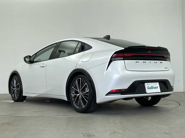 トヨタ プリウス Z 鹿児島県 2023(令5)年 1.1万km プラチナホワイトパールマイカ Toyota Safety Sense/純正12.3型ディスプレィオーディオ/Bluetooth対応/全方位カメラ/バックカメラ/黒レザーシート/・前席シートヒーター /・前席エアシート /・メモリシート /パノラマルーフ/デジタルインナーミラー/ブラインドスポットモニター/置くだけ充電/ビルトインETC2.0/ステアリングヒーター/パワーバックドア /オートホールド/純正19インチアルミホイール/前後コーナーセンサー/LEDヘッドライト/オートライトコントロール/電動格納ミラー/純正フロアマット/スマートキー/エンジンプッシュスタート/保証書/取扱説明書