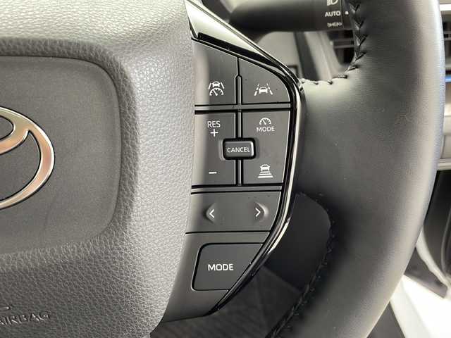 トヨタ プリウス Z 鹿児島県 2023(令5)年 1.1万km プラチナホワイトパールマイカ Toyota Safety Sense/純正12.3型ディスプレィオーディオ/Bluetooth対応/全方位カメラ/バックカメラ/黒レザーシート/・前席シートヒーター /・前席エアシート /・メモリシート /パノラマルーフ/デジタルインナーミラー/ブラインドスポットモニター/置くだけ充電/ビルトインETC2.0/ステアリングヒーター/パワーバックドア /オートホールド/純正19インチアルミホイール/前後コーナーセンサー/LEDヘッドライト/オートライトコントロール/電動格納ミラー/純正フロアマット/スマートキー/エンジンプッシュスタート/保証書/取扱説明書