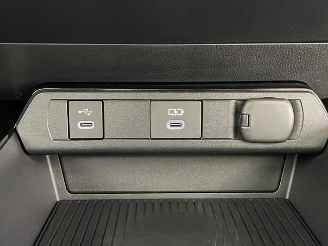 トヨタ プリウス Z 鹿児島県 2023(令5)年 1.1万km プラチナホワイトパールマイカ Toyota Safety Sense/純正12.3型ディスプレィオーディオ/Bluetooth対応/全方位カメラ/バックカメラ/黒レザーシート/・前席シートヒーター /・前席エアシート /・メモリシート /パノラマルーフ/デジタルインナーミラー/ブラインドスポットモニター/置くだけ充電/ビルトインETC2.0/ステアリングヒーター/パワーバックドア /オートホールド/純正19インチアルミホイール/前後コーナーセンサー/LEDヘッドライト/オートライトコントロール/電動格納ミラー/純正フロアマット/スマートキー/エンジンプッシュスタート/保証書/取扱説明書