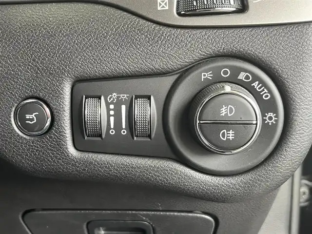 クライスラー・ジープ ジープ チェロキー リミテッド 山形県 2019(平31)年 2.3万km 黒 uコネクトナビ/バックカメラ/サイドカメラ/前後ドライブレコーダー/アダプティブクルーズコントロール/AppleCarPlay/ベンチレーション/パワーシート/レザーシート/ブラインドスポットモニター/電動リアゲート/フットオープナー/パドルシフト