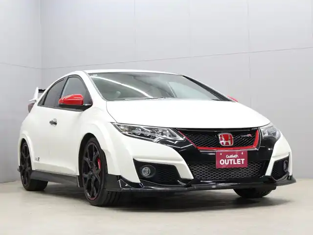 ホンダ シビック タイプR 三重県 2016(平28)年 4.9万km チャンピオンシップホワイト 750台限定車/アイドリングストップ/＋Rスイッチ/6MT/カロッツェリアメモリナビ /　地デジTV/CD/DVD/Bluetooth/バックカメラ/カロッツェリアドライブレコーダー/レーダー探知機(AR-G10A)/クルーズコントロール/ETC/LEDヘッドランプ/・オートライト/フォグランプ/純正19インチベルリナブラックホイール/brembo製ベンチレーテッドフロントディスクブレーキ/brembo製アルミ対向4ポッドキャリパー/オーバーフェンダー/ベルリナブラックサイドシルスポイラー/プッシュエンジンスタート/スマートキー×2