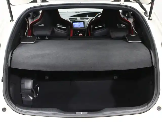 ホンダ シビック タイプR 三重県 2016(平28)年 4.9万km チャンピオンシップホワイト 750台限定車/アイドリングストップ/＋Rスイッチ/6MT/カロッツェリアメモリナビ /　地デジTV/CD/DVD/Bluetooth/バックカメラ/カロッツェリアドライブレコーダー/レーダー探知機(AR-G10A)/クルーズコントロール/ETC/LEDヘッドランプ/・オートライト/フォグランプ/純正19インチベルリナブラックホイール/brembo製ベンチレーテッドフロントディスクブレーキ/brembo製アルミ対向4ポッドキャリパー/オーバーフェンダー/ベルリナブラックサイドシルスポイラー/プッシュエンジンスタート/スマートキー×2