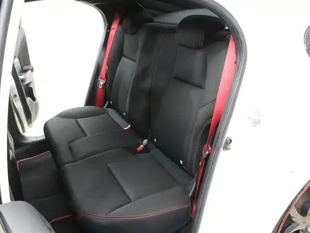 ホンダ シビック タイプR 三重県 2016(平28)年 4.9万km チャンピオンシップホワイト 750台限定車/アイドリングストップ/＋Rスイッチ/6MT/カロッツェリアメモリナビ /　地デジTV/CD/DVD/Bluetooth/バックカメラ/カロッツェリアドライブレコーダー/レーダー探知機(AR-G10A)/クルーズコントロール/ETC/LEDヘッドランプ/・オートライト/フォグランプ/純正19インチベルリナブラックホイール/brembo製ベンチレーテッドフロントディスクブレーキ/brembo製アルミ対向4ポッドキャリパー/オーバーフェンダー/ベルリナブラックサイドシルスポイラー/プッシュエンジンスタート/スマートキー×2