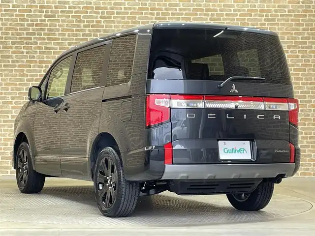 三菱 デリカＤ：５ シャモニー 岩手県 2025(令7)年 0.1千km グラファイトグレーメタリック/ブラックマイカ 登録済未使用車/特別仕様車/４WD/ディーゼルターボ/純正アクセサリーALPINE製１１インチナビ/リヤモニター取り付けパッケージ/マルチアラウンドモニター/撥水機能付き専用シート/両側パワースライドドア/エレクトリックテールゲート/e-Assist/衝突被害軽減ブレーキシステム/車線逸脱警報システム/レーダークルーズコントロール/オートマチックハイビーム/誤発進抑制機能/ブラインドスポットウォーニング/リヤクロストラフィックアラート/ブレーキオートホールド/横滑り防止装置/アイドリングストップ/パドルシフト/運転席パワーシート/前席シートヒーター/ステアリングヒーター/フルセグTV/AC100V100Wコンセント/専用１８インチアルミホイール/マルチLEDヘッドライト