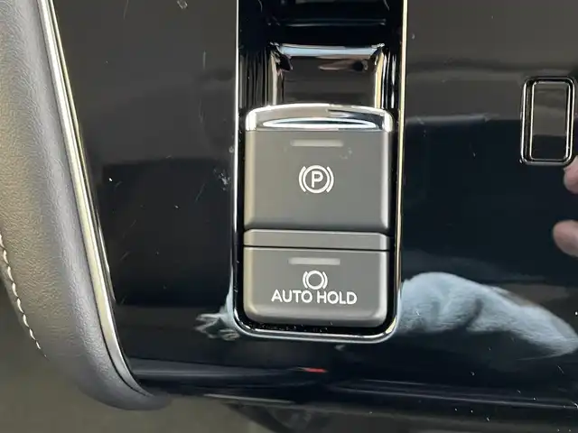 三菱 デリカＤ：５ シャモニー 岩手県 2025(令7)年 0.1千km グラファイトグレーメタリック/ブラックマイカ 登録済未使用車/特別仕様車/４WD/ディーゼルターボ/純正アクセサリーALPINE製１１インチナビ/リヤモニター取り付けパッケージ/マルチアラウンドモニター/撥水機能付き専用シート/両側パワースライドドア/エレクトリックテールゲート/e-Assist/衝突被害軽減ブレーキシステム/車線逸脱警報システム/レーダークルーズコントロール/オートマチックハイビーム/誤発進抑制機能/ブラインドスポットウォーニング/リヤクロストラフィックアラート/ブレーキオートホールド/横滑り防止装置/アイドリングストップ/パドルシフト/運転席パワーシート/前席シートヒーター/ステアリングヒーター/フルセグTV/AC100V100Wコンセント/専用１８インチアルミホイール/マルチLEDヘッドライト