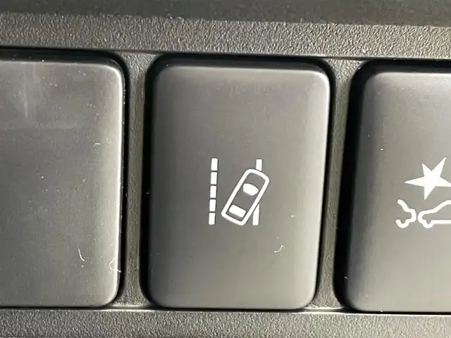 三菱 デリカＤ：５ シャモニー 岩手県 2025(令7)年 0.1千km グラファイトグレーメタリック/ブラックマイカ 登録済未使用車/特別仕様車/４WD/ディーゼルターボ/純正アクセサリーALPINE製１１インチナビ/リヤモニター取り付けパッケージ/マルチアラウンドモニター/撥水機能付き専用シート/両側パワースライドドア/エレクトリックテールゲート/e-Assist/衝突被害軽減ブレーキシステム/車線逸脱警報システム/レーダークルーズコントロール/オートマチックハイビーム/誤発進抑制機能/ブラインドスポットウォーニング/リヤクロストラフィックアラート/ブレーキオートホールド/横滑り防止装置/アイドリングストップ/パドルシフト/運転席パワーシート/前席シートヒーター/ステアリングヒーター/フルセグTV/AC100V100Wコンセント/専用１８インチアルミホイール/マルチLEDヘッドライト