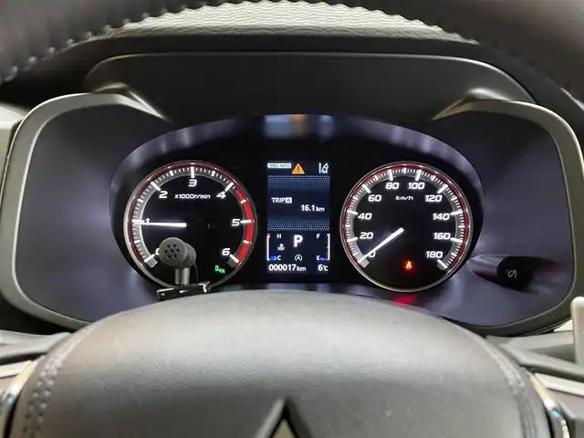 三菱 デリカＤ：５ シャモニー 岩手県 2025(令7)年 0.1千km グラファイトグレーメタリック/ブラックマイカ 登録済未使用車/特別仕様車/４WD/ディーゼルターボ/純正アクセサリーALPINE製１１インチナビ/リヤモニター取り付けパッケージ/マルチアラウンドモニター/撥水機能付き専用シート/両側パワースライドドア/エレクトリックテールゲート/e-Assist/衝突被害軽減ブレーキシステム/車線逸脱警報システム/レーダークルーズコントロール/オートマチックハイビーム/誤発進抑制機能/ブラインドスポットウォーニング/リヤクロストラフィックアラート/ブレーキオートホールド/横滑り防止装置/アイドリングストップ/パドルシフト/運転席パワーシート/前席シートヒーター/ステアリングヒーター/フルセグTV/AC100V100Wコンセント/専用１８インチアルミホイール/マルチLEDヘッドライト