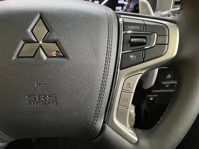 三菱 デリカＤ：５ シャモニー 岩手県 2025(令7)年 0.1千km グラファイトグレーメタリック/ブラックマイカ 登録済未使用車/特別仕様車/４WD/ディーゼルターボ/純正アクセサリーALPINE製１１インチナビ/リヤモニター取り付けパッケージ/マルチアラウンドモニター/撥水機能付き専用シート/両側パワースライドドア/エレクトリックテールゲート/e-Assist/衝突被害軽減ブレーキシステム/車線逸脱警報システム/レーダークルーズコントロール/オートマチックハイビーム/誤発進抑制機能/ブラインドスポットウォーニング/リヤクロストラフィックアラート/ブレーキオートホールド/横滑り防止装置/アイドリングストップ/パドルシフト/運転席パワーシート/前席シートヒーター/ステアリングヒーター/フルセグTV/AC100V100Wコンセント/専用１８インチアルミホイール/マルチLEDヘッドライト