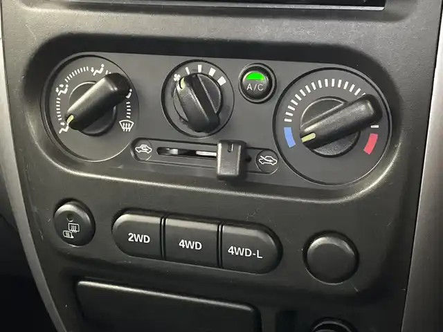 マツダ ＡＺ オフロード XC 新潟県 2014(平26)年 18.1万km シルキーシルバーメタリック 社外ナビ/フルセグ/CD/光軸レベライザー/バイザー/ツィーター/フォグ