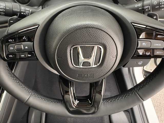 ホンダ ヴェゼル ハイブリッド e:HEV Z 兵庫県 2025(令7)年 0.1千km プラチナホワイトパール e:HEV Z　3VC4AG3　Honda CONNECTディスプレー+ETC2.0車載器+ワイヤレス充電器(220/000)/純正メモリーナビ（フルセグ・BT・カープレイ）/バックカメラ/追従式クルーズコントロール/パワーバックドア/純正18インチAW/ハーフレザーシート/シートヒーター（D/N席）/オートライト/オートハイビーム/前後コーナーセンサー/LEDヘッドランプ/BSM/PCS/レーンキープ/置くだけ充電/パドルシフト
