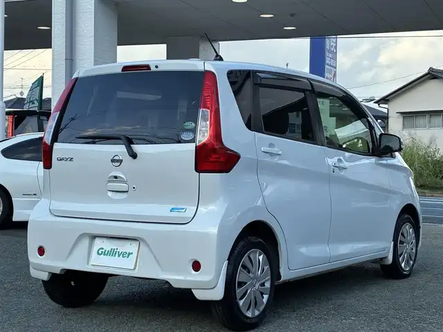 日産 デイズ X 熊本県 2017(平29)年 10.2万km ホワイトパール 純正7インチナビ（MJ116D-W）/【フルセグTV/Bluetooth/CD/DVD】/全方位カメラ/バックカメラ/衝突被害軽減装置/純正14インチAW/プッシュスタート/ステアリングスイッチ/純正フロアマット/純正ドアバイザー/横滑り防止/盗難防止装置/保証書/取扱説明書