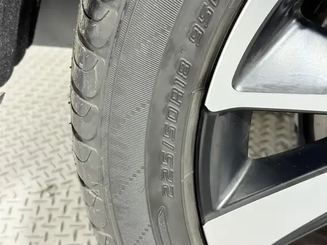 ホンダ ヴェゼル ハイブリッド RS ホンダセンシング 大阪府 2018(平30)年 5.3万km プラチナホワイトパール 純正ナビ　ハーフレザー　レーダークルコン　衝突軽減　シートヒーター　バックカメラ　ＥＴＣ　ドラレコ　クリアランスソナー　レーンアシスト　ＬＥＤヘッドライト　パドルシフト　フォグランプ　スマートキー