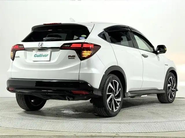 ホンダ ヴェゼル ハイブリッド RS ホンダセンシング 大阪府 2018(平30)年 5.3万km プラチナホワイトパール 純正ナビ　ハーフレザー　レーダークルコン　衝突軽減　シートヒーター　バックカメラ　ＥＴＣ　ドラレコ　クリアランスソナー　レーンアシスト　ＬＥＤヘッドライト　パドルシフト　フォグランプ　スマートキー
