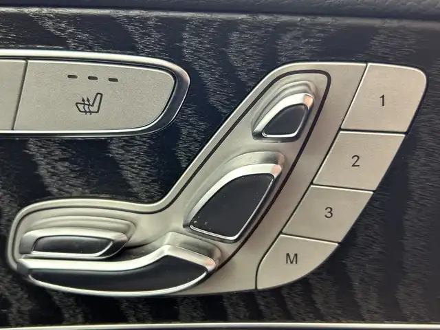 メルセデス・ベンツ Ｃ１８０ アバンギャルド AMGライン 愛知県 2015(平27)年 7.2万km 黒 レーダーセーフティパッケージ/ベーシックパッケージ/COMANDシステム/バックカメラ/LEDインテリジェントライトシステム/18インチ5本スポークアルミホイール/ナッパ巻ステアリング/黒合皮シート/運転席助手席パワーシート＆シートヒーター