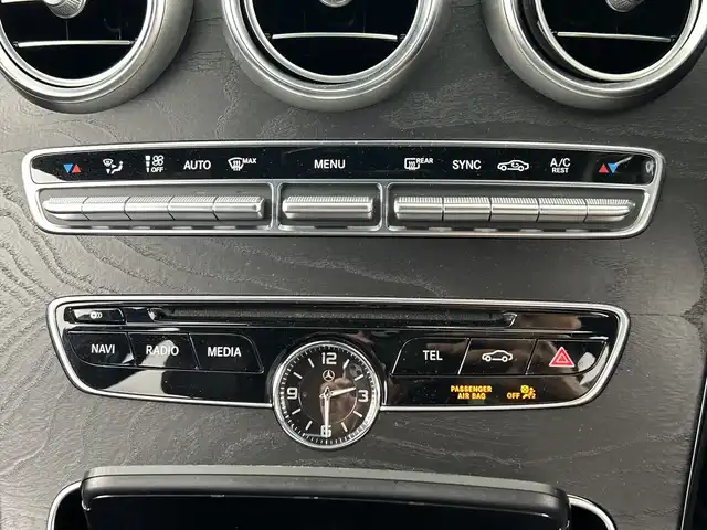 メルセデス・ベンツ Ｃ１８０ アバンギャルド AMGライン 愛知県 2015(平27)年 7.2万km 黒 レーダーセーフティパッケージ/ベーシックパッケージ/COMANDシステム/バックカメラ/LEDインテリジェントライトシステム/18インチ5本スポークアルミホイール/ナッパ巻ステアリング/黒合皮シート/運転席助手席パワーシート＆シートヒーター