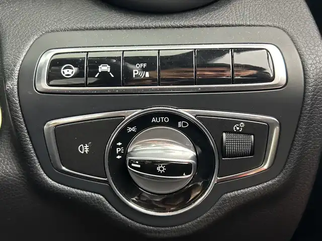 メルセデス・ベンツ Ｃ１８０ アバンギャルド AMGライン 愛知県 2015(平27)年 7.2万km 黒 レーダーセーフティパッケージ/ベーシックパッケージ/COMANDシステム/バックカメラ/LEDインテリジェントライトシステム/18インチ5本スポークアルミホイール/ナッパ巻ステアリング/黒合皮シート/運転席助手席パワーシート＆シートヒーター