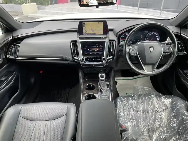 トヨタ クラウン ハイブリッド G－エグゼクティブ Four 広島県 2019(平31)年 7万km ホワイトパールクリスタルシャイン 禁煙/純正ナビ/CD/DVD/DTV/Bluetooth/パノラミックビューモニター/レーダークルーズコントロール/LEDオートライト/オートマチックハイビーム/社外AW付スタッドレス積み込み/ビルトインETC2.0/ドライブレコーダー/レザーシート/シートヒーター/シートベンチレーション/パワーシート/メモリーシート/ステアリングスイッチ/ステアリングヒーター/ワイヤレス充電/スマートキー/スペアキー/カードキー