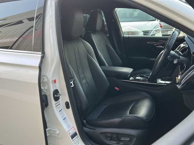 トヨタ クラウン ハイブリッド G－エグゼクティブ Four 広島県 2019(平31)年 7万km ホワイトパールクリスタルシャイン 禁煙/純正ナビ/CD/DVD/DTV/Bluetooth/パノラミックビューモニター/レーダークルーズコントロール/LEDオートライト/オートマチックハイビーム/社外AW付スタッドレス積み込み/ビルトインETC2.0/ドライブレコーダー/レザーシート/シートヒーター/シートベンチレーション/パワーシート/メモリーシート/ステアリングスイッチ/ステアリングヒーター/ワイヤレス充電/スマートキー/スペアキー/カードキー