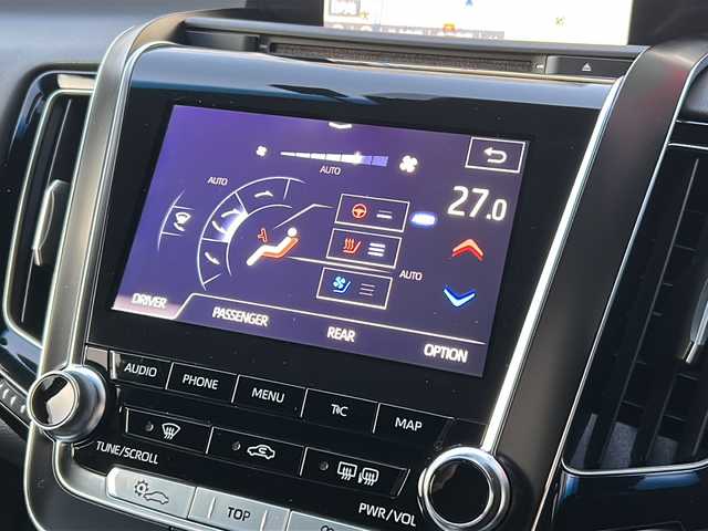 トヨタ クラウン ハイブリッド G－エグゼクティブ Four 広島県 2019(平31)年 7万km ホワイトパールクリスタルシャイン 禁煙/純正ナビ/CD/DVD/DTV/Bluetooth/パノラミックビューモニター/レーダークルーズコントロール/LEDオートライト/オートマチックハイビーム/社外AW付スタッドレス積み込み/ビルトインETC2.0/ドライブレコーダー/レザーシート/シートヒーター/シートベンチレーション/パワーシート/メモリーシート/ステアリングスイッチ/ステアリングヒーター/ワイヤレス充電/スマートキー/スペアキー/カードキー