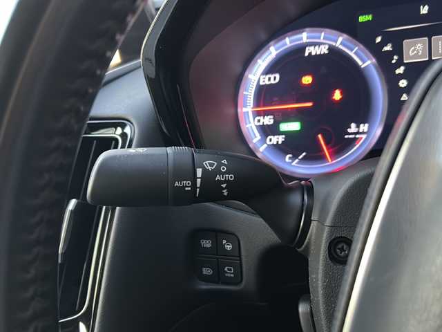 トヨタ クラウン ハイブリッド G－エグゼクティブ Four 広島県 2019(平31)年 7万km ホワイトパールクリスタルシャイン 禁煙/純正ナビ/CD/DVD/DTV/Bluetooth/パノラミックビューモニター/レーダークルーズコントロール/LEDオートライト/オートマチックハイビーム/社外AW付スタッドレス積み込み/ビルトインETC2.0/ドライブレコーダー/レザーシート/シートヒーター/シートベンチレーション/パワーシート/メモリーシート/ステアリングスイッチ/ステアリングヒーター/ワイヤレス充電/スマートキー/スペアキー/カードキー