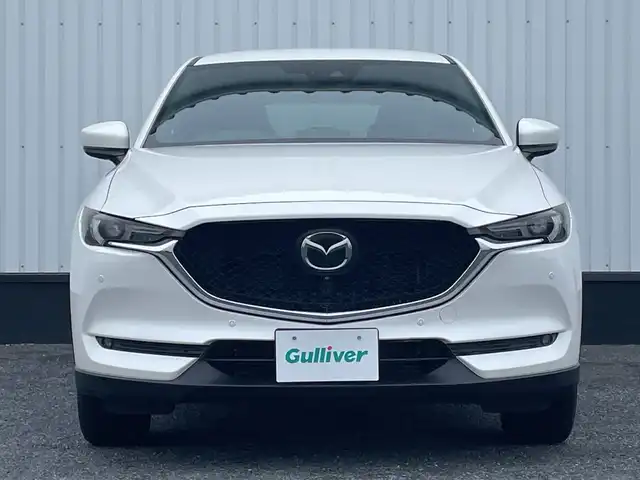 マツダ ＣＸ－５ XD エクスクルーシブモード 千葉県 2020(令2)年 4.3万km スノーフレイクホワイトパールマイカ 純正SDナビ/(フルセグTV/BT/CD/DVD/FM/AM)/全周囲カメラ/ヘッドアップディスプレイ/ブラインドスポットモニター/BOSEサウンド/衝突被害軽減システム/車線逸脱警報/レーダークルーズコントロール/レザーシート/シートヒーター/エアシート/ステアリングヒーター/メモリー付きパワーシート/横滑り防止装置/ETC/アイドリングストップ/LEDヘッドライト/フォグランプ/オートライト/ウィンカーミラー/電動格納ミラー/純正19インチAW/プッシュスタート/スマートキー/フロアマット/スペアキー/取扱説明書/保証書