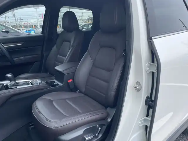 マツダ ＣＸ－５ XD エクスクルーシブモード 千葉県 2020(令2)年 4.3万km スノーフレイクホワイトパールマイカ 純正SDナビ/(フルセグTV/BT/CD/DVD/FM/AM)/全周囲カメラ/ヘッドアップディスプレイ/ブラインドスポットモニター/BOSEサウンド/衝突被害軽減システム/車線逸脱警報/レーダークルーズコントロール/レザーシート/シートヒーター/エアシート/ステアリングヒーター/メモリー付きパワーシート/横滑り防止装置/ETC/アイドリングストップ/LEDヘッドライト/フォグランプ/オートライト/ウィンカーミラー/電動格納ミラー/純正19インチAW/プッシュスタート/スマートキー/フロアマット/スペアキー/取扱説明書/保証書