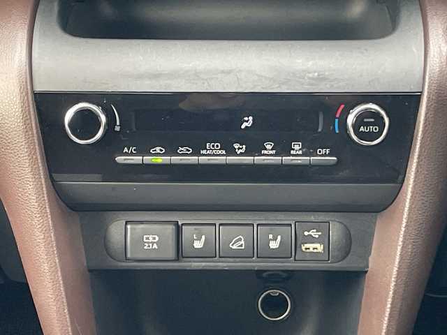 トヨタ ヤリスクロス ハイブリッド Z 山梨県 2020(令2)年 6.5万km ブラックマイカ 純正ディスプレイオーディオ/フルセグ/バックカメラ/ETC/スマートキー/LEDライト/４WD/ハーフレザー/シートヒーター/パワーシート/レーダークルーズコントロール/レーンキープアシスト/コーナーセンサー/純正フロアマット