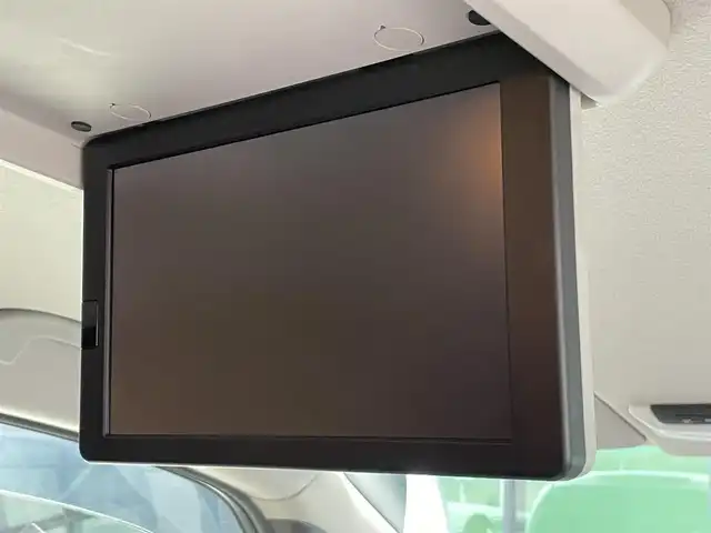 日産 セレナ ハイウェイスター Vセレクション 香川県 2018(平30)年 8.9万km ダイヤモンドブラック 1オーナー車/純正SDナビ【MM317D-W】/(フルセグTV/Bluetooth/DVD)/バックカメラ/純正フリップダウンモニター/両側電動ハンズフリースライドドア/エマージェンシーブレーキ/車線逸脱警報機能/クルーズコントロール/後席パーソナルテーブル/後席USBポート/後席サンシェード/革巻きステアリング/ステアリングスイッチ/オートライト/LEDヘッドライト/LEDフォグライト/ビルトインETC/オートエアコン/後席エアコン/純正16インチアルミホイール/純正フロアマット/サイドバイザー/ウィンカー付電動格納ミラー/ISOFIX/スペアキー/保証書/取扱説明書