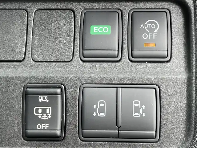 日産 セレナ ハイウェイスター Vセレクション 香川県 2018(平30)年 8.9万km ダイヤモンドブラック 1オーナー車/純正SDナビ【MM317D-W】/(フルセグTV/Bluetooth/DVD)/バックカメラ/純正フリップダウンモニター/両側電動ハンズフリースライドドア/エマージェンシーブレーキ/車線逸脱警報機能/クルーズコントロール/後席パーソナルテーブル/後席USBポート/後席サンシェード/革巻きステアリング/ステアリングスイッチ/オートライト/LEDヘッドライト/LEDフォグライト/ビルトインETC/オートエアコン/後席エアコン/純正16インチアルミホイール/純正フロアマット/サイドバイザー/ウィンカー付電動格納ミラー/ISOFIX/スペアキー/保証書/取扱説明書