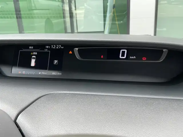 日産 セレナ ハイウェイスター Vセレクション 香川県 2018(平30)年 8.9万km ダイヤモンドブラック 1オーナー車/純正SDナビ【MM317D-W】/(フルセグTV/Bluetooth/DVD)/バックカメラ/純正フリップダウンモニター/両側電動ハンズフリースライドドア/エマージェンシーブレーキ/車線逸脱警報機能/クルーズコントロール/後席パーソナルテーブル/後席USBポート/後席サンシェード/革巻きステアリング/ステアリングスイッチ/オートライト/LEDヘッドライト/LEDフォグライト/ビルトインETC/オートエアコン/後席エアコン/純正16インチアルミホイール/純正フロアマット/サイドバイザー/ウィンカー付電動格納ミラー/ISOFIX/スペアキー/保証書/取扱説明書