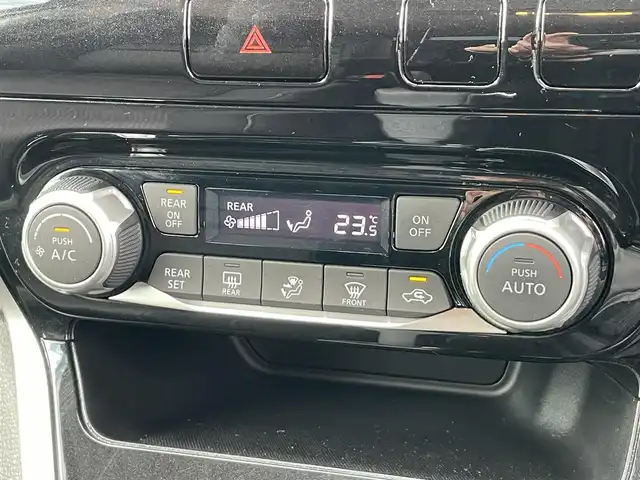 日産 セレナ ハイウェイスター Vセレクション 香川県 2018(平30)年 8.9万km ダイヤモンドブラック 1オーナー車/純正SDナビ【MM317D-W】/(フルセグTV/Bluetooth/DVD)/バックカメラ/純正フリップダウンモニター/両側電動ハンズフリースライドドア/エマージェンシーブレーキ/車線逸脱警報機能/クルーズコントロール/後席パーソナルテーブル/後席USBポート/後席サンシェード/革巻きステアリング/ステアリングスイッチ/オートライト/LEDヘッドライト/LEDフォグライト/ビルトインETC/オートエアコン/後席エアコン/純正16インチアルミホイール/純正フロアマット/サイドバイザー/ウィンカー付電動格納ミラー/ISOFIX/スペアキー/保証書/取扱説明書